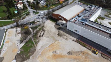 Izgradnja zunanjih površin med šolama (7)